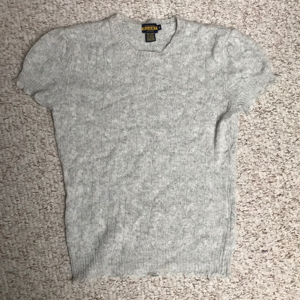 Short Sleeve Gray Sweater with Scallop trim